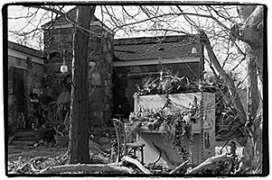 piano in front yard